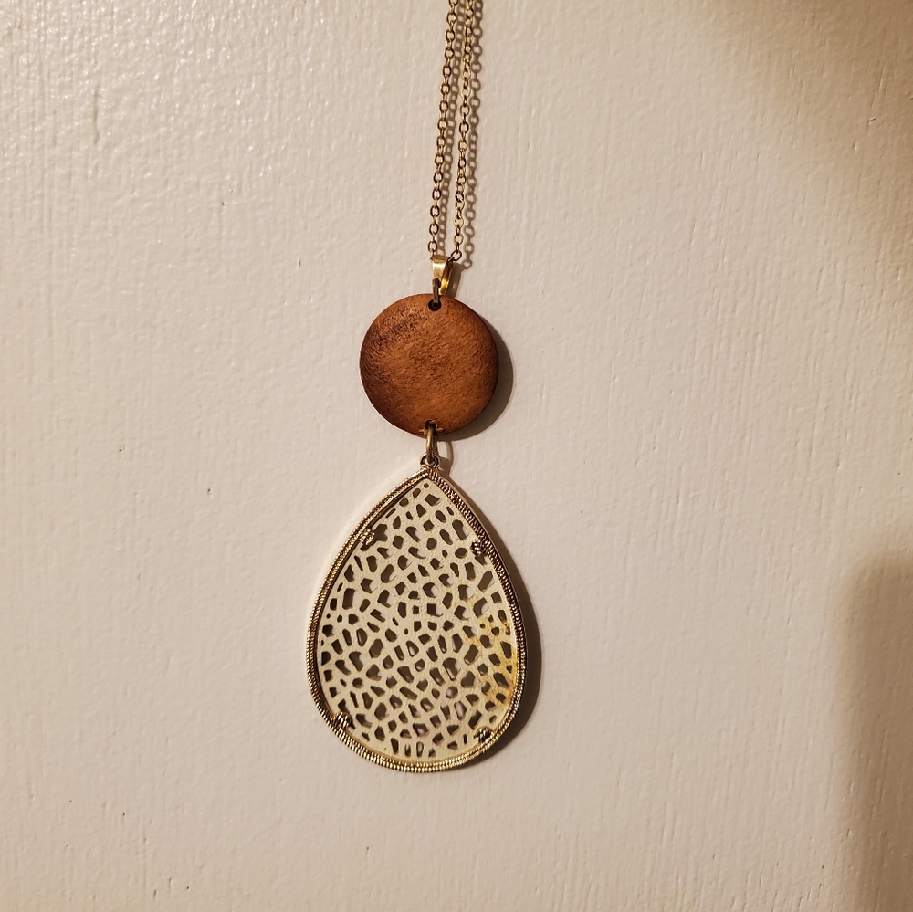 CORONET LEATHER CUT-OUT AND METAL NECKLACE NWT